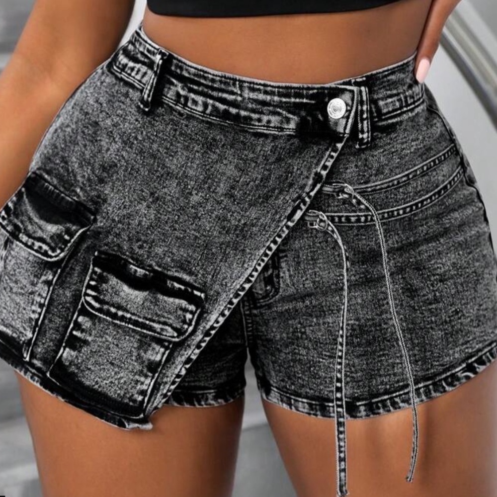 Washed black shorts